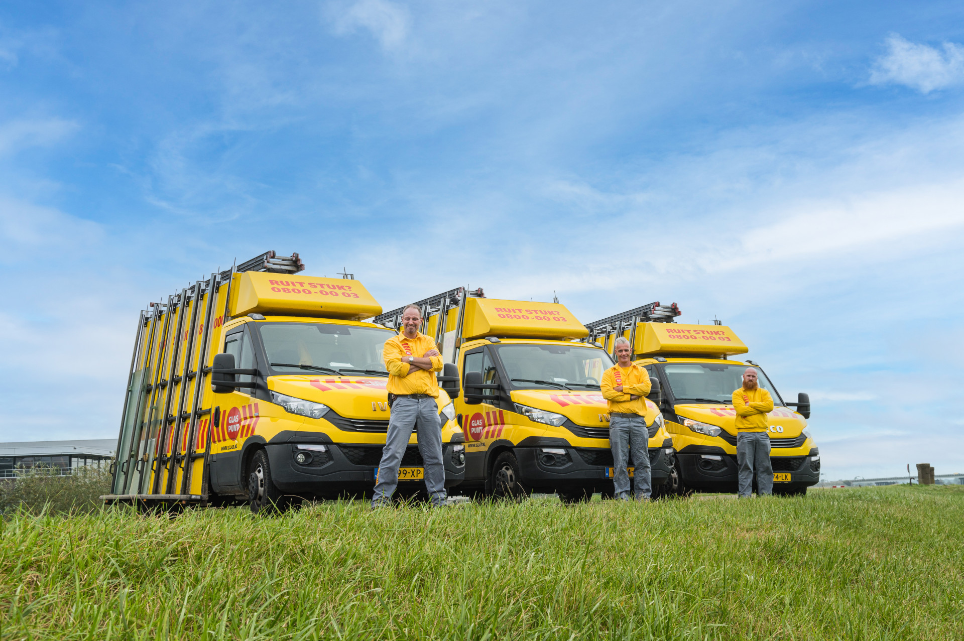 Glaspunt bussen met glaszetters. Kom bij ons werken!